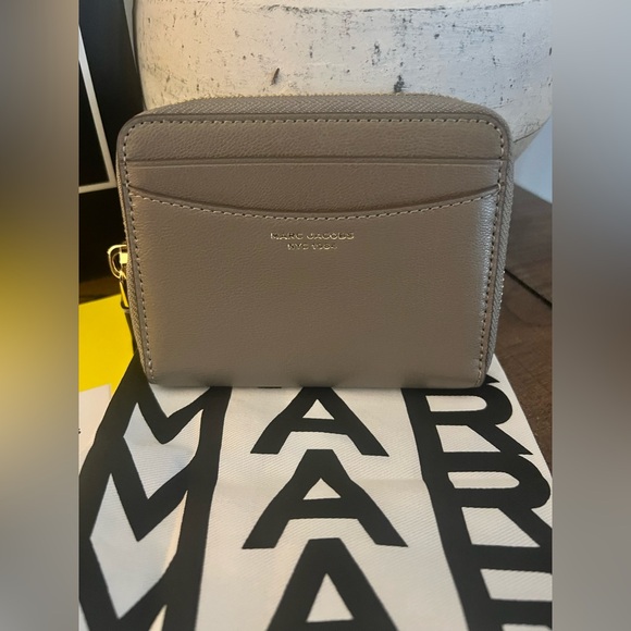 Marc Jacobs Zip Around Compact Wallet (NWT)